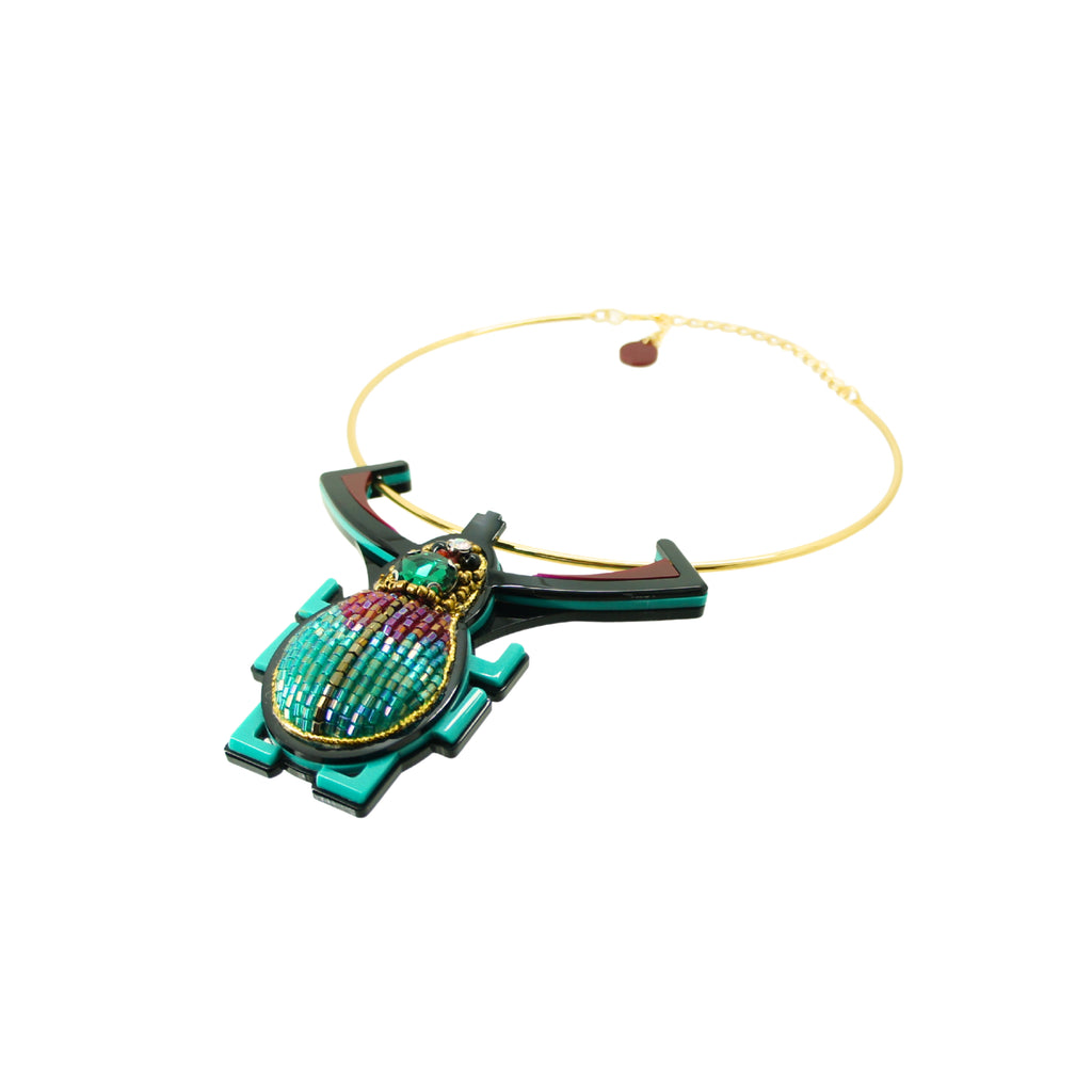 COLAR SCARAB BORDADO