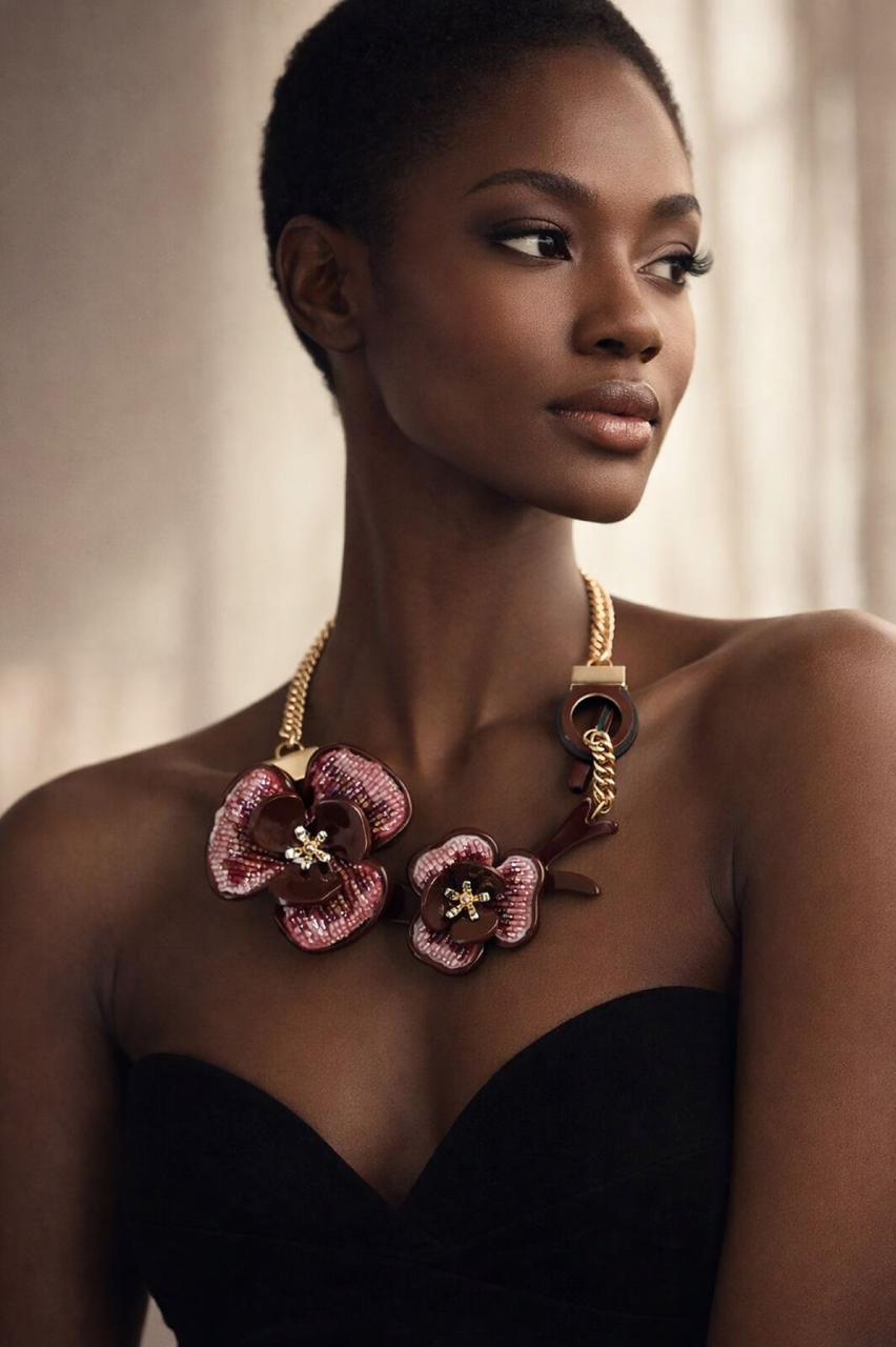 EMBROIDERED FLOWERS NECKLACE / BURGUNDY