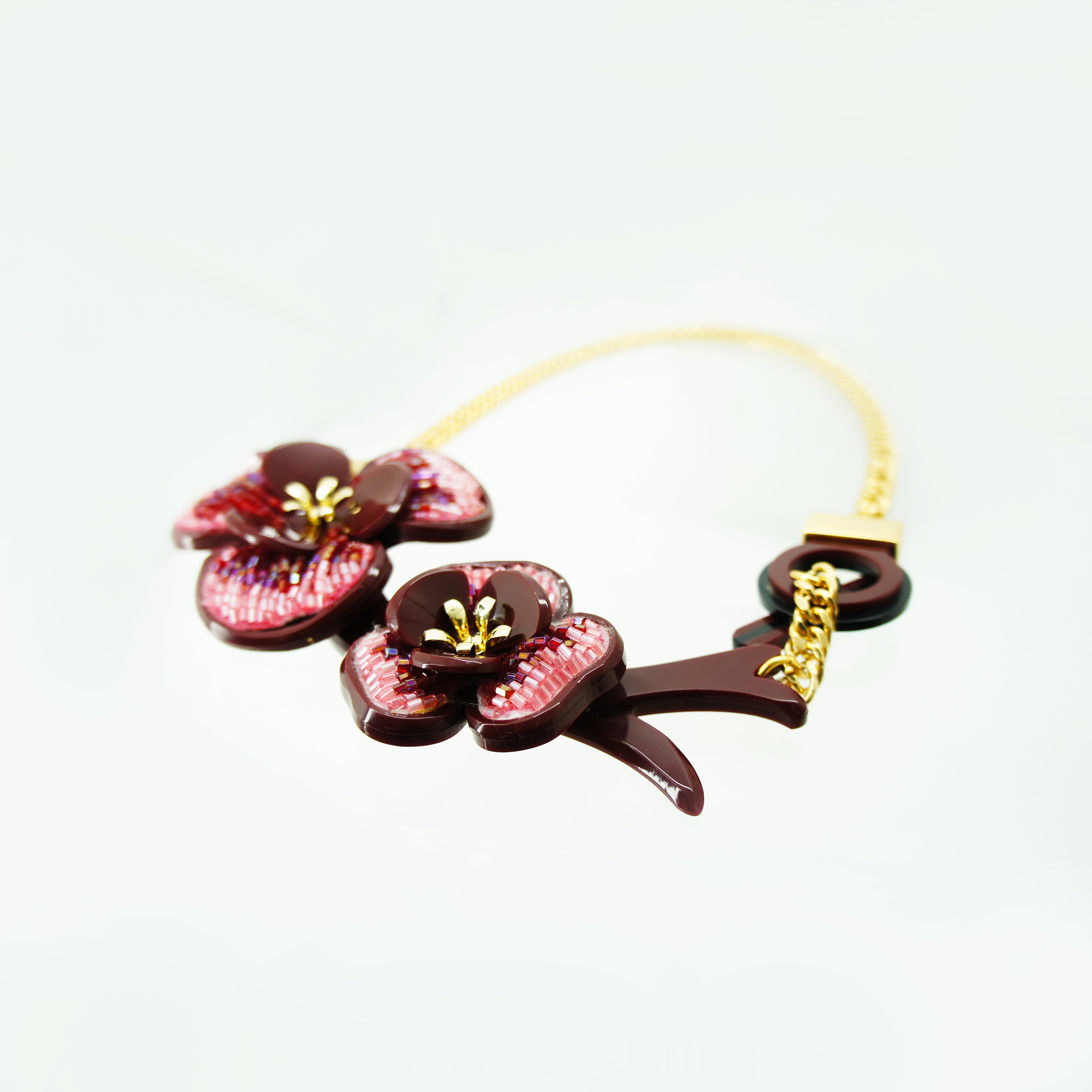 EMBROIDERED FLOWERS NECKLACE / BURGUNDY